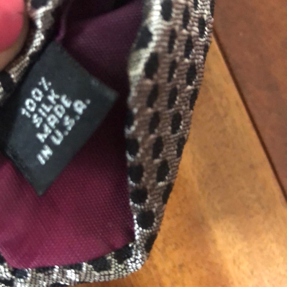 Metropolitan view silk tie - Picture 4 of 4